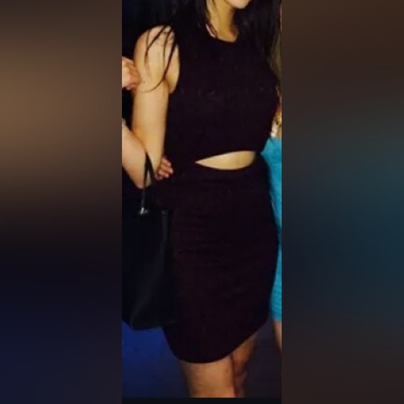 Womans dress With Cut Out On Belly - Picture 4 of 4